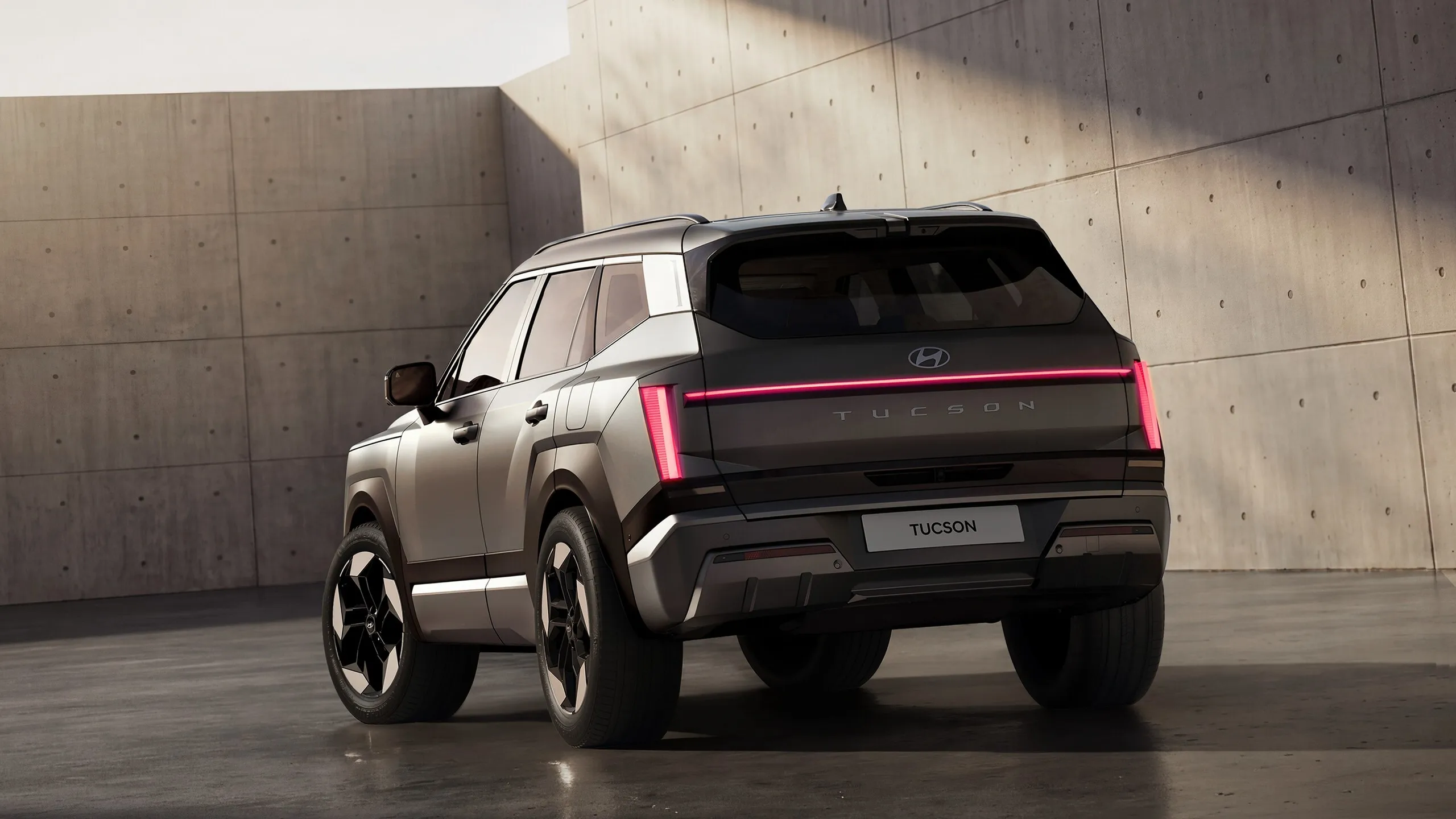 Hyundai Tucson 2027 เปิดตัวเจนใหม่ ดีไซน์สุดล้ำ พร้อมขุมพลัง Hybrid และ Plug-in Hybrid วิ่งไฟฟ้าไกล 81 กม.